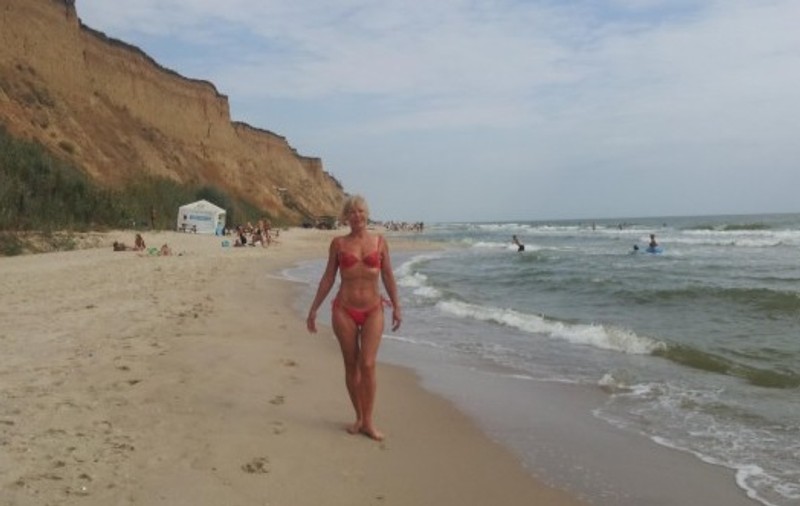 Alegeri prezidențiale Republica Moldova | O candidată s-a fotografiat în costum de baie. Care a fost motivul