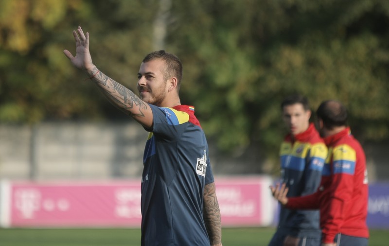 Armenia - România (sâmbătă, ora 19.00, TVR 1). Alibec, deranjat de criticile lui Bölöni: ”A exagerat!”. Atacantul dă sfoară-n țară: ”N-am iubită” / INTERVIU & GALERIE FOTO