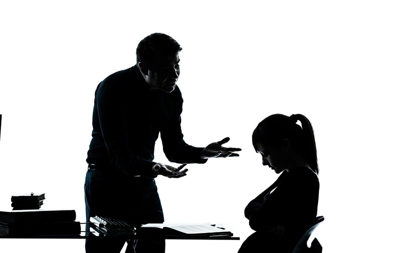 Să nu faci prostia să mă torni la presă că aș fi conspiraționist! Învățăturile unui tată pentru fiica sa