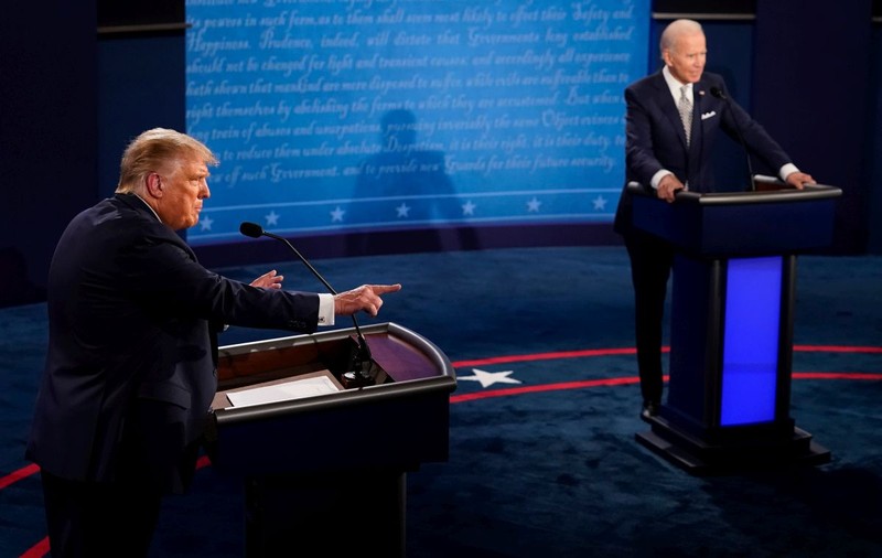 Concluzia dură a presei după ciocnirea Trump-Biden: “Echivalentul unei bătăi cu mâncare. Cei care au pierdut sunt americanii”