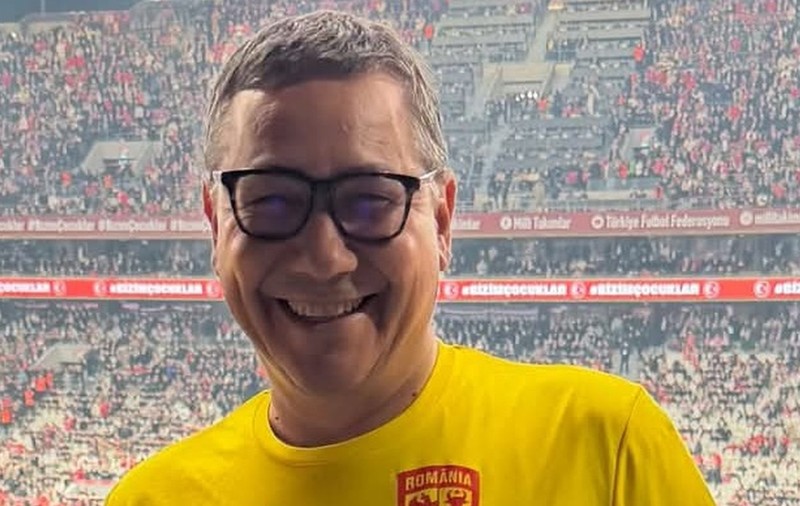 De ce a purtat Victor Ponta tricoul Turciei sub cel al României la Turcia-România: „Un mesaj pentru oamenii inteligenți, proștii nu mă interesează”