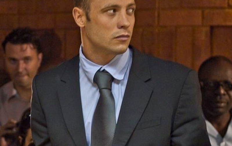 Autopsia iubitei lui Pistorius arată că a fost bătută cu o bâtă de cricket înainte de a fi împuşcată