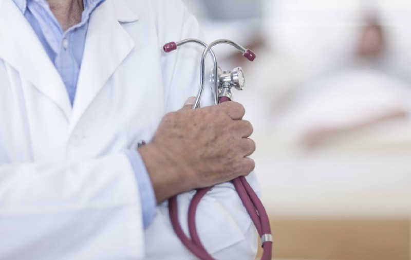Un medic oftalmolog din Iași a strâns o avere de peste jumătate de milion de euro pe care nu o poate explica
