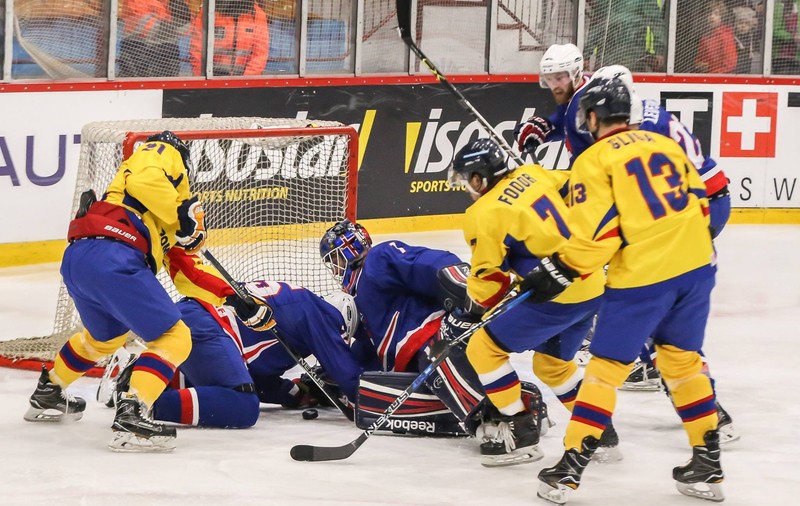 Şase hocheişti pentru România! Sportivii au devenit, luni, cetăţeni români cu acte în regulă