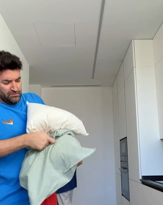 Imagini din apartamentul în care Gina Pistol și Smiley locuiesc cu chirie. Au renunțat la casa din Cernica