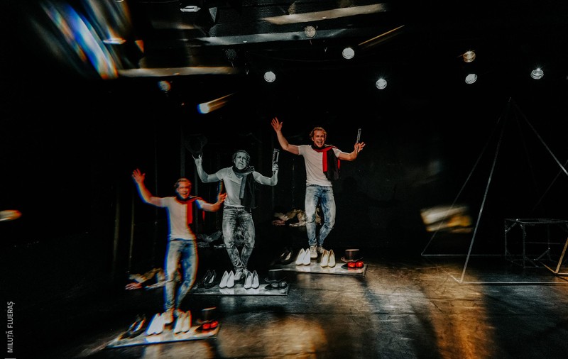 Unteatru, primul teatru privat care va transmite spectacolele pe Facebook, din cauza coronavirusului