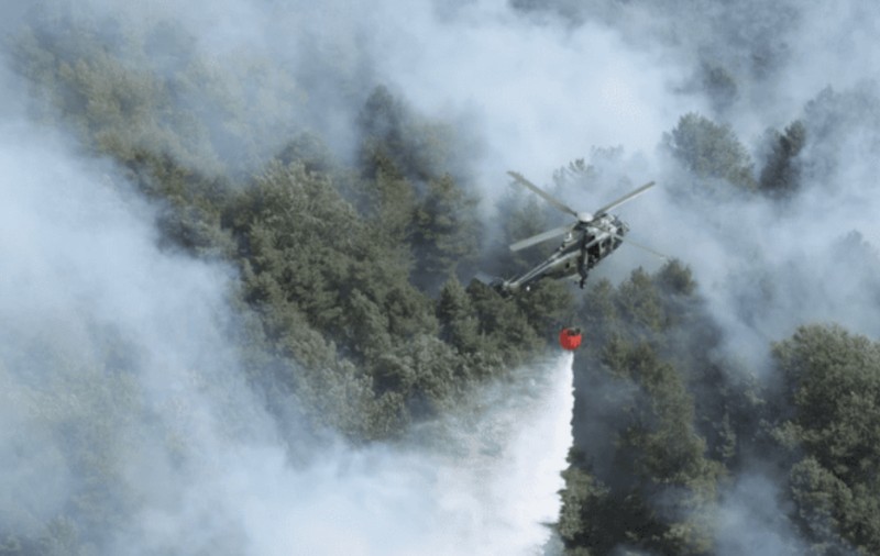 Incendiile uriașe continuă în Serbia: lupta cu flăcările, văzută din elicoptere. A cerut Serbia ajutorul României?