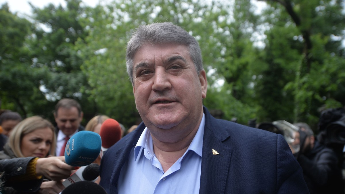 Gabriel Oprea și-a scos celebra sufragerie la vânzare. Cât costă vila din Cotroceni
