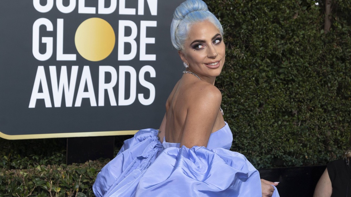 Lady Gaga, sărut pasional în noaptea de Revelion. Cine e misteriorul bărbat care i-a fost alături la trecerea dintre ani