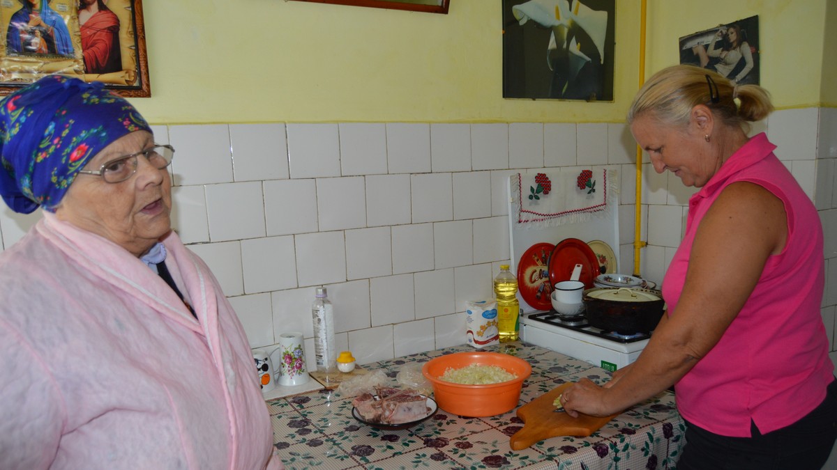 Mărturisirile unei badante de România: "Decât înjurată pe 800 de euro în Italia, mai bine iubită în Vaslui pe salariul minim