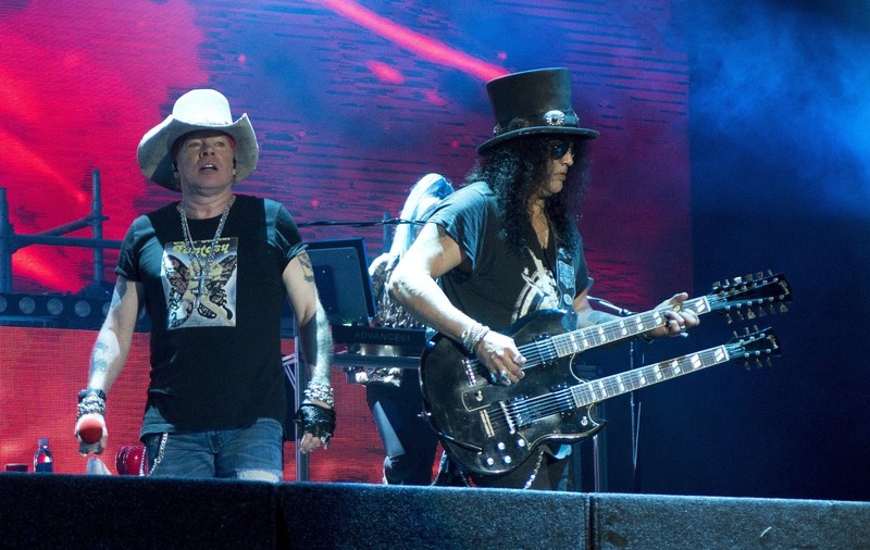 Biletele pentru concertul Guns N’ Roses de la Bucureşti, puse în vânzare. Cât costă cel mai ieftin tichet