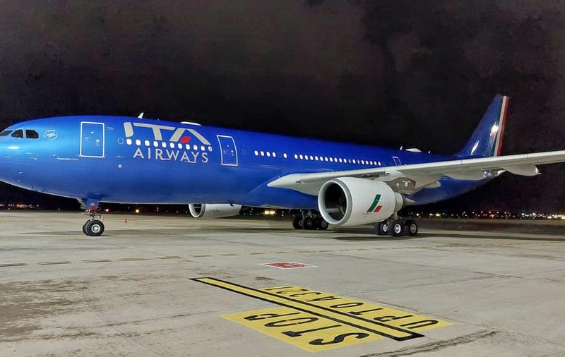 Grevă anunțată pentru vineri pe aeroporturile din Italia. Sute de zboruri, inclusiv internaționale, au fost anulate