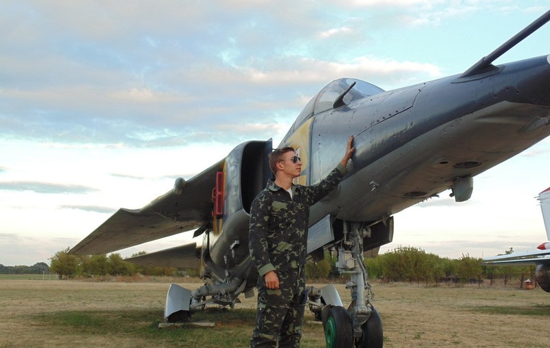 Unul dintre cei mai buni piloți militari din Ucraina, ucis de ruși la câteva zile după ce fusese decorat de președintele Zelenski
