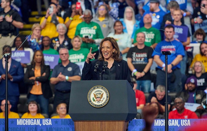 Kamala Harris și-a publicat raportul medical evidențiind transparență în contrapondere cu Donald Trump