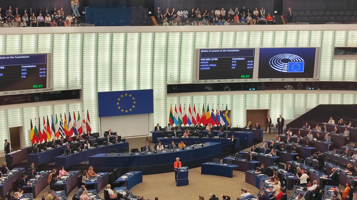 Ursula von der Leyen în Parlamentul European FOTO Radu Eremia