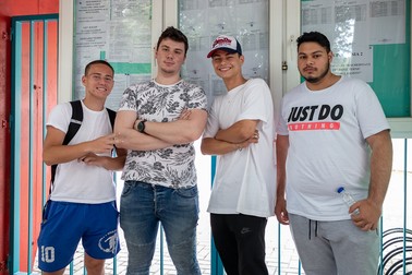 Andrei, băiatul cu șapcă, după Bac vrea să plece la muncă în Anglia sau Spania