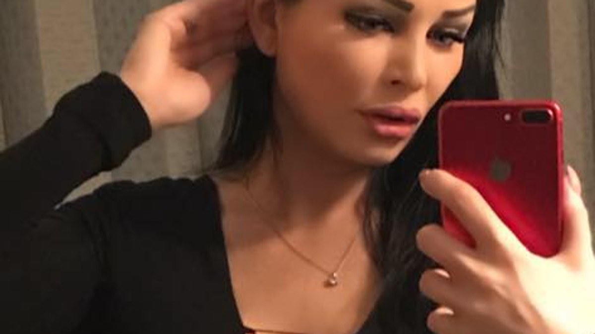 Brigitte Sfăt a renunțat la haine. Cum arată soția lui Ilie Năstase în costum de baie