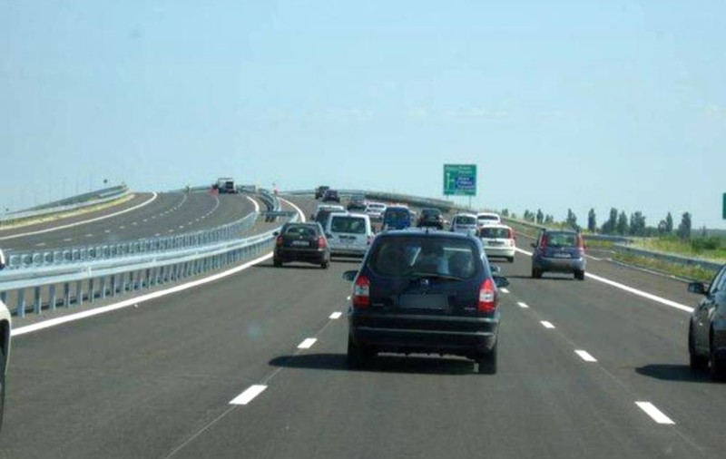 Câți kilometri de autostradă au fost construiți în România, în 2017. Pe bucățile loturilor nu se poate circula
