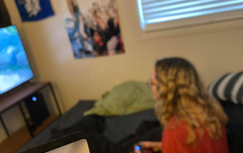 Un american a fotografiat inelul de logodnă, mai multe săptămâni, lângă iubita lui, fără ca aceasta să-l observe