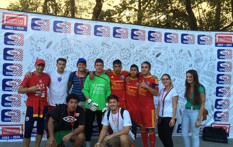 Nu am avut bani pentru Homeless World Cup, ”am împrumutat” un om al străzii din Chile!