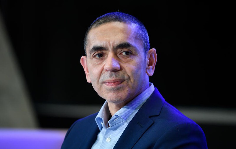 Şeful BioNTech: „Este posibil ca în următoarele 6-12 luni să apară o variantă care necesită adaptarea vaccinului”