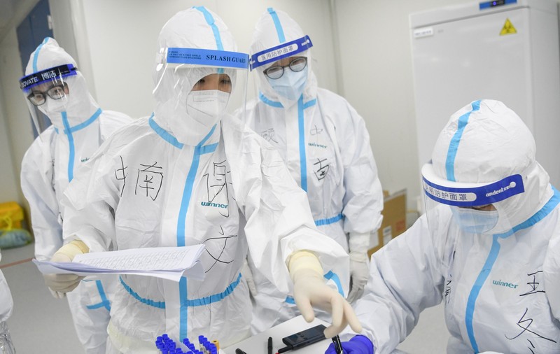 Cum s-au organizat chinezii ca să scape de coronavirus. Ghid realizat după modelul spitalului unde n-a existat nici un deces și nici un medic infectat. Ce se poate aplica la noi