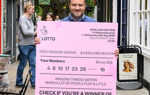 Câștigătorul premiului de 1000000 de lire sterline la loterie mai are doar câteva ore pentru a-și revendica premiul, dacă a pierdut biletul. Sursă foto: Facebook /My Richmond.