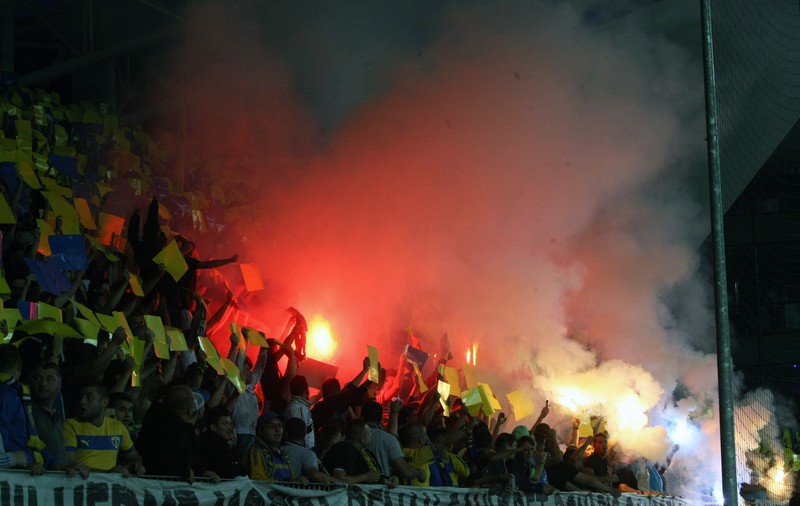 Ploieştiul fierbe! Fanii Petrolului, în ”război” cu şefii clubului! ^ ”Sunteți niște gândaci”