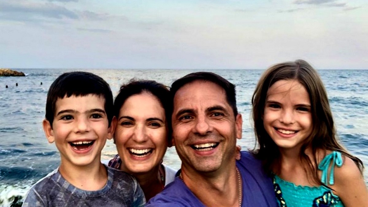 Dan Negru și familia