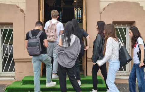 Cum s-a trăit prima zi de Bacalaureat la două licee din București I Reportaj