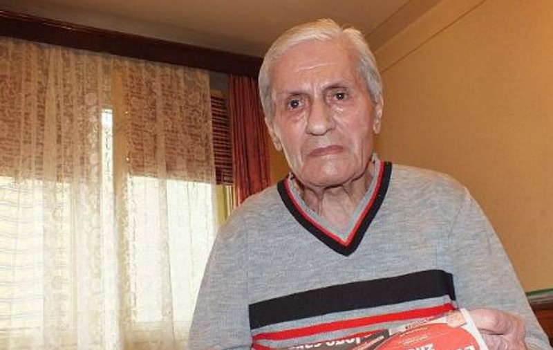 A murit Dumitru Ignat, ultimul supraviețuitor al primului derby Dinamo - Steaua. L-a descoperit pe Mircea Lucescu. Ultimul interviu, pentru Libertatea