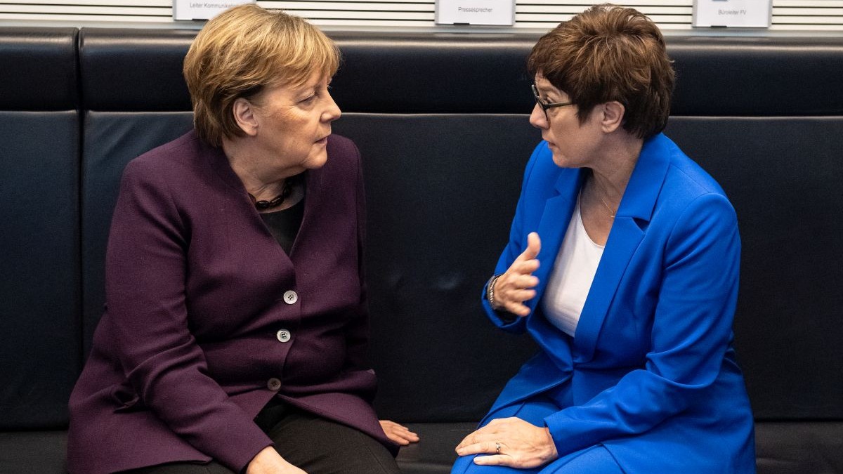 Angela Merkel, alături de Annegret Kramp-Karrenbauer FOTO: EPA