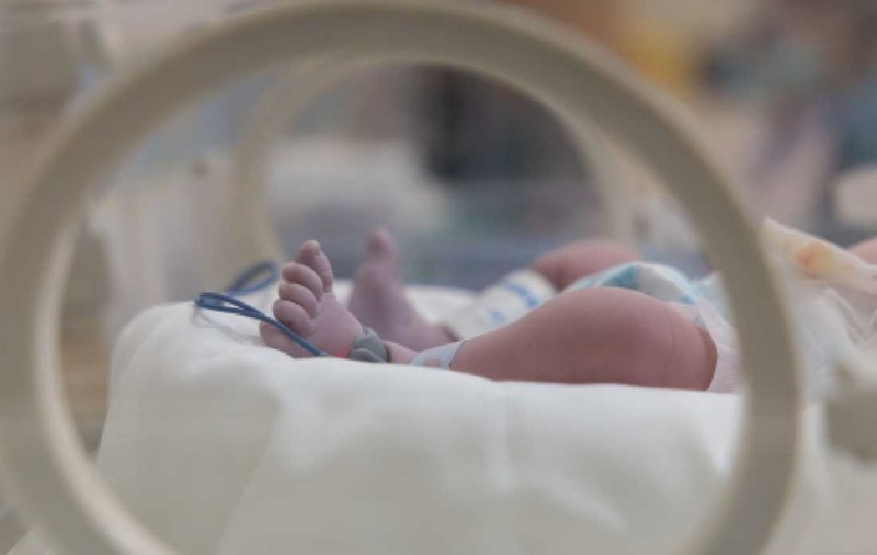 Moartea unei fetițe de 7 săptămâni, după tratament în două spitale din vestul țării, investigată de Colegiul Medicilor