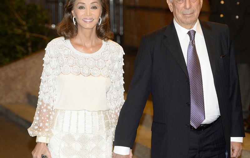 Nunta anului! La 80 de ani, Mario Vargas Llosa se însoară cu mama lui Enrique Iglesias!