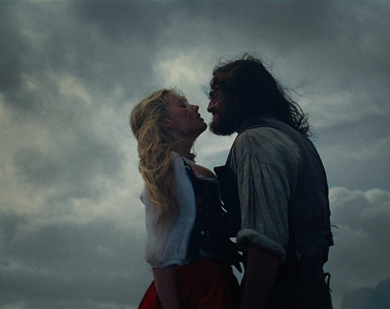 „La Răscruce de Vânturi”, o nouă ecranizare îndrăzneață. Când ajunge în cinema filmul cu Margot Robbie și Jacob Elordi în rolurile principale