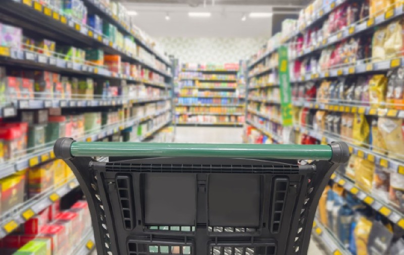 Cum a reușit angajata unui supermarket să fure 300.000 de euro, fără să fie prinsă ani la rând, în Franța: „Puteam lua și 1.000 de euro pe zi”