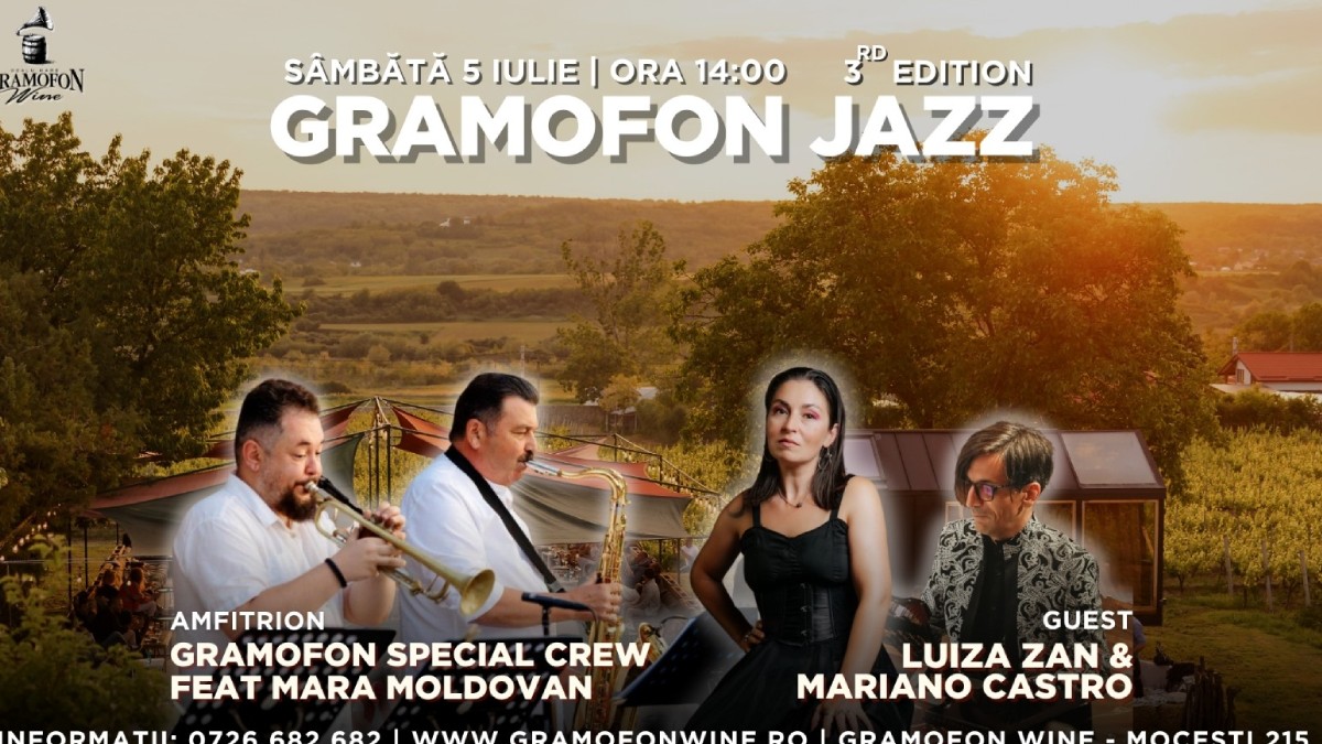 O trupă de jazz, trei bărbați si o femeie. Pe fundal, un copac la apus și o vie.