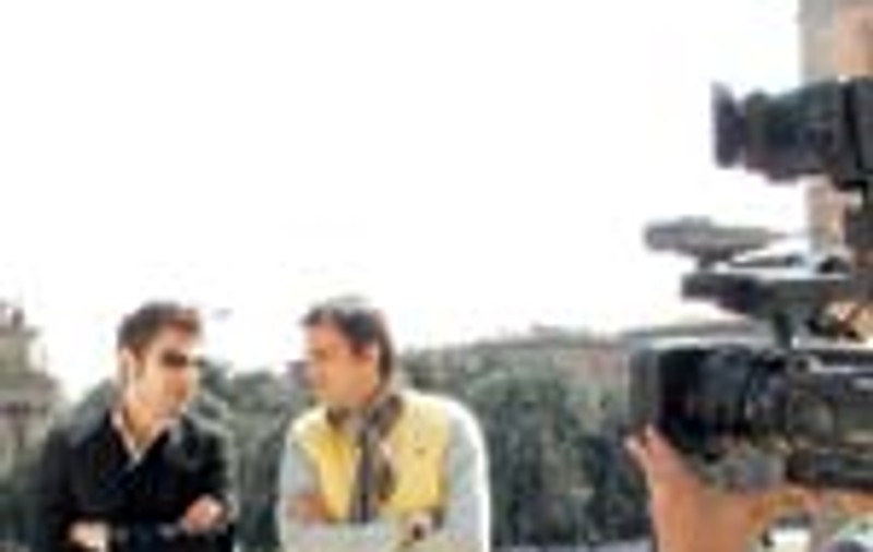 Mutu, cameraman  pentru fiica sa