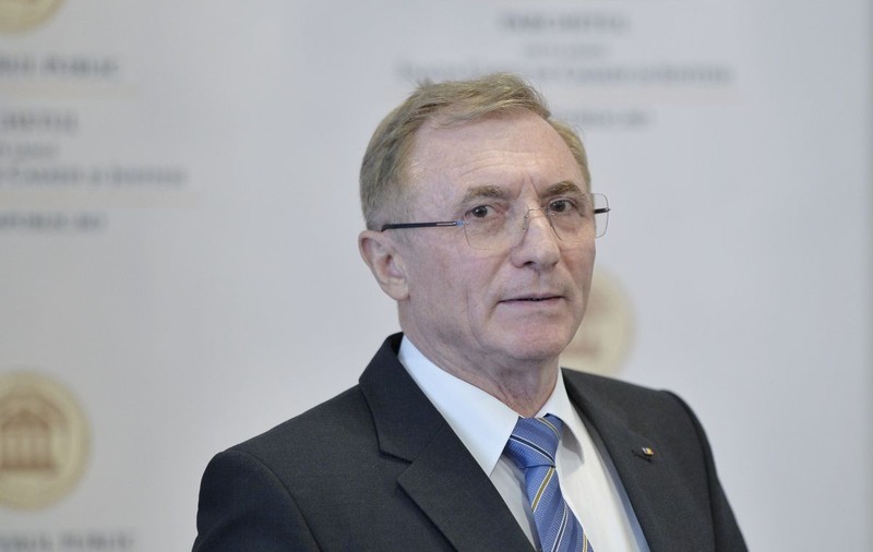Augustin Lazăr cere daune morale de 1 leu Ministerului Justiţiei pentru ceea ce scrie în raportul privind activitatea sa