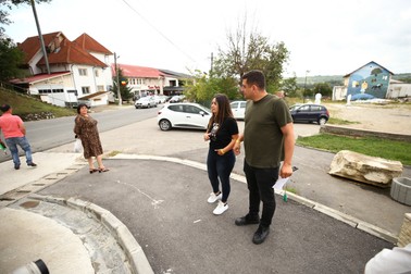 George Simion cu tânăra Ilinca Munteanu au împărțit invitații la nuntă