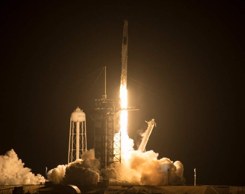Capsula Crew Dragon Endeavour a companiei SpaceX a ajuns pe Stația Spațială Internațională