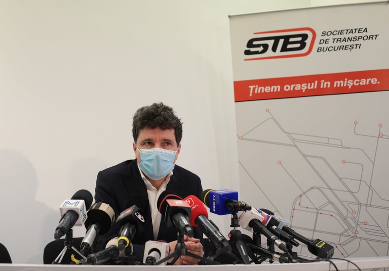 Primarul Nicușor Dan, la sediul STB, în zilele de grevă ale șoferilor de la compania de transporturi | Foto: Vlad Chirea