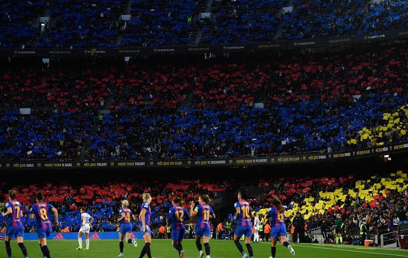 Peste 91.000 de spectatori la meciul de fotbal feminin Barcelona – Real Madrid, un nou record mondial de asistență