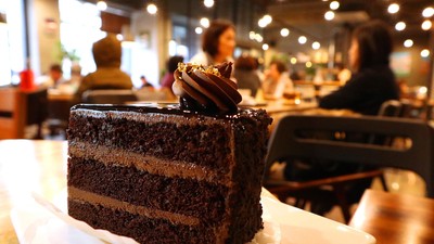 Rețetă tort de ciocolată - tort de ciocolată ca la cofetărie