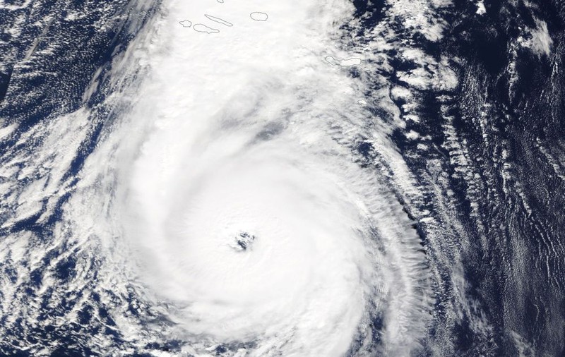 Uraganul Ophelia se apropie de Marea Britanie. Avertizările transmise de Poliția Metropolitană