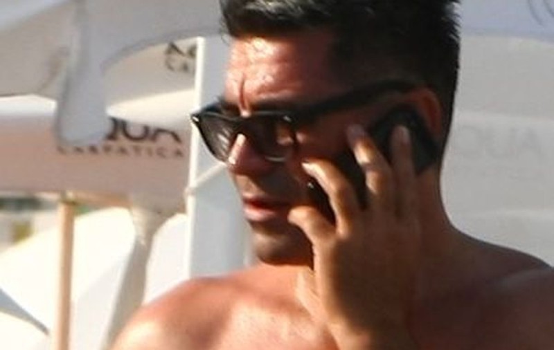 Marcel Toader a ieşit la vânătoare de "căprioare" tinere. SCHIMB DE REPLICI insinuant