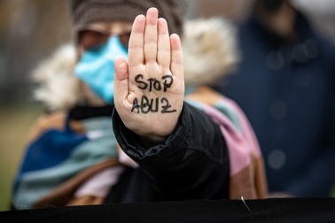 Luni, la Parlament a avut loc un protest organizat de Declic față de abuzurile asupra copiilor. Foto: Eli Driu