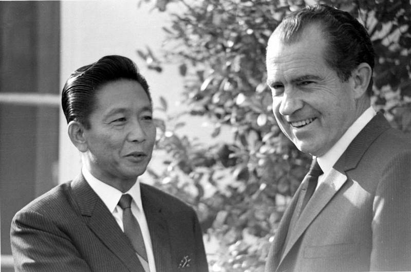 Fostul dictator filipinez Ferdinand Marcos, alături de președintele american Richard Nixon, în 1969. FOTO: Hepta
