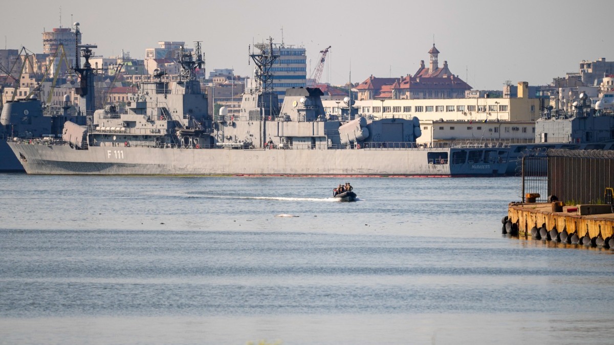 Nave militare ancorate în Portul Constanța