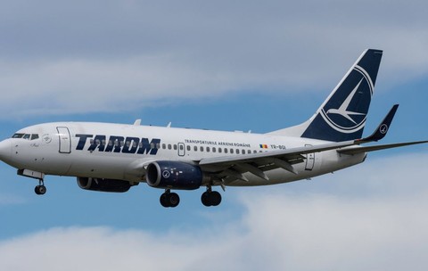 Primul avion Boeing 737 MAX din flota modernizată a TAROM va purta numele lui Mircea Lucescu